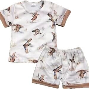 New two piece “mallard duck” outfit 2T